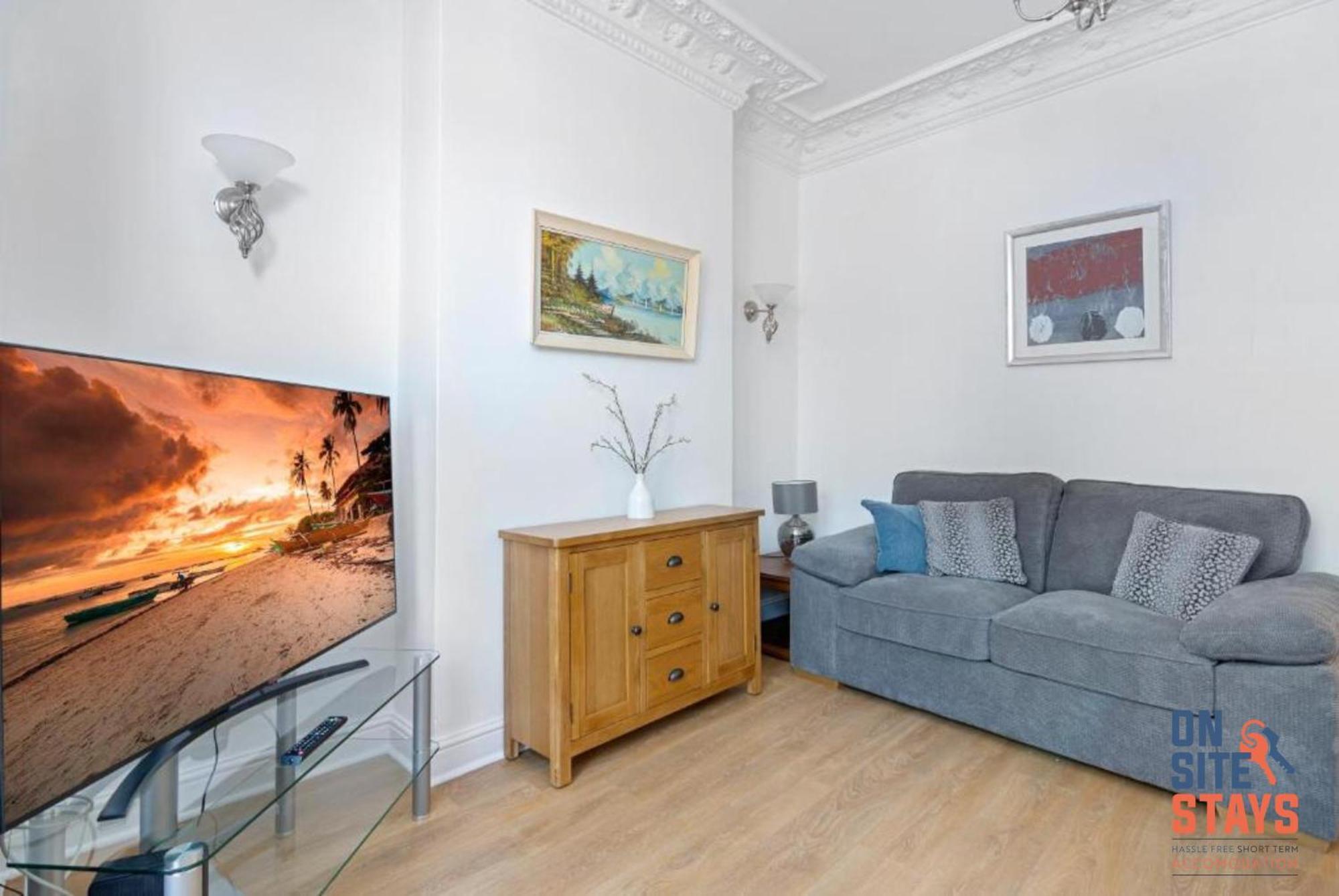 Onsitestays - Tranquil 2 Bedroom Apartment With Large Kitchen, Private Garden Near Wimbledon Station Londyn Zewnętrze zdjęcie