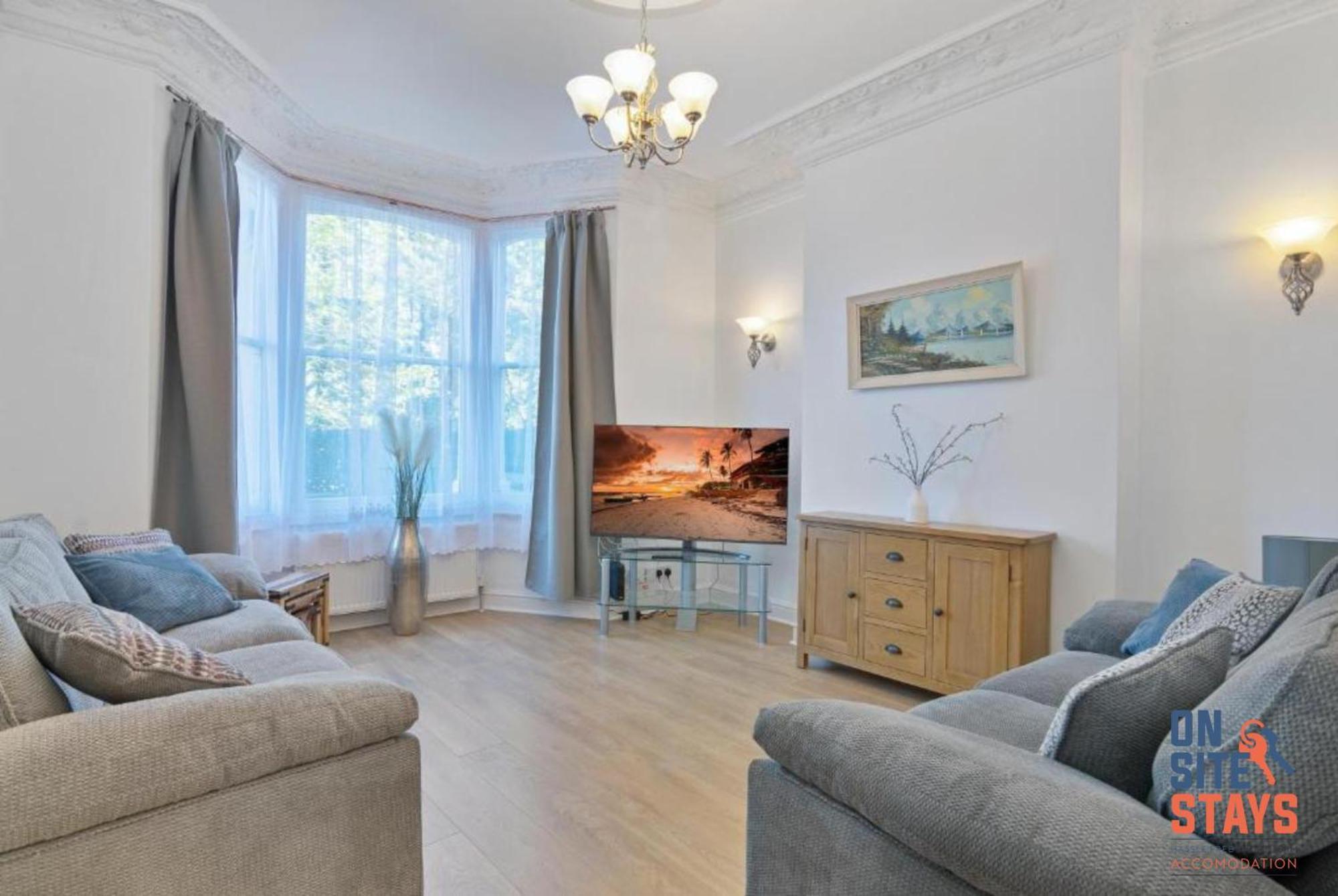 Onsitestays - Tranquil 2 Bedroom Apartment With Large Kitchen, Private Garden Near Wimbledon Station Londyn Zewnętrze zdjęcie