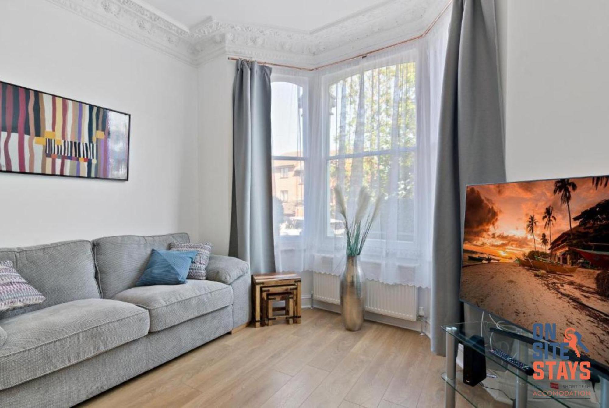 Onsitestays - Tranquil 2 Bedroom Apartment With Large Kitchen, Private Garden Near Wimbledon Station Londyn Zewnętrze zdjęcie